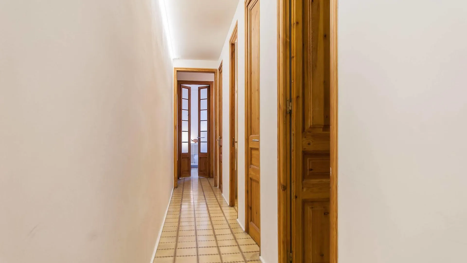 Apartment Trivao Sant Antoni Market Barcelona
