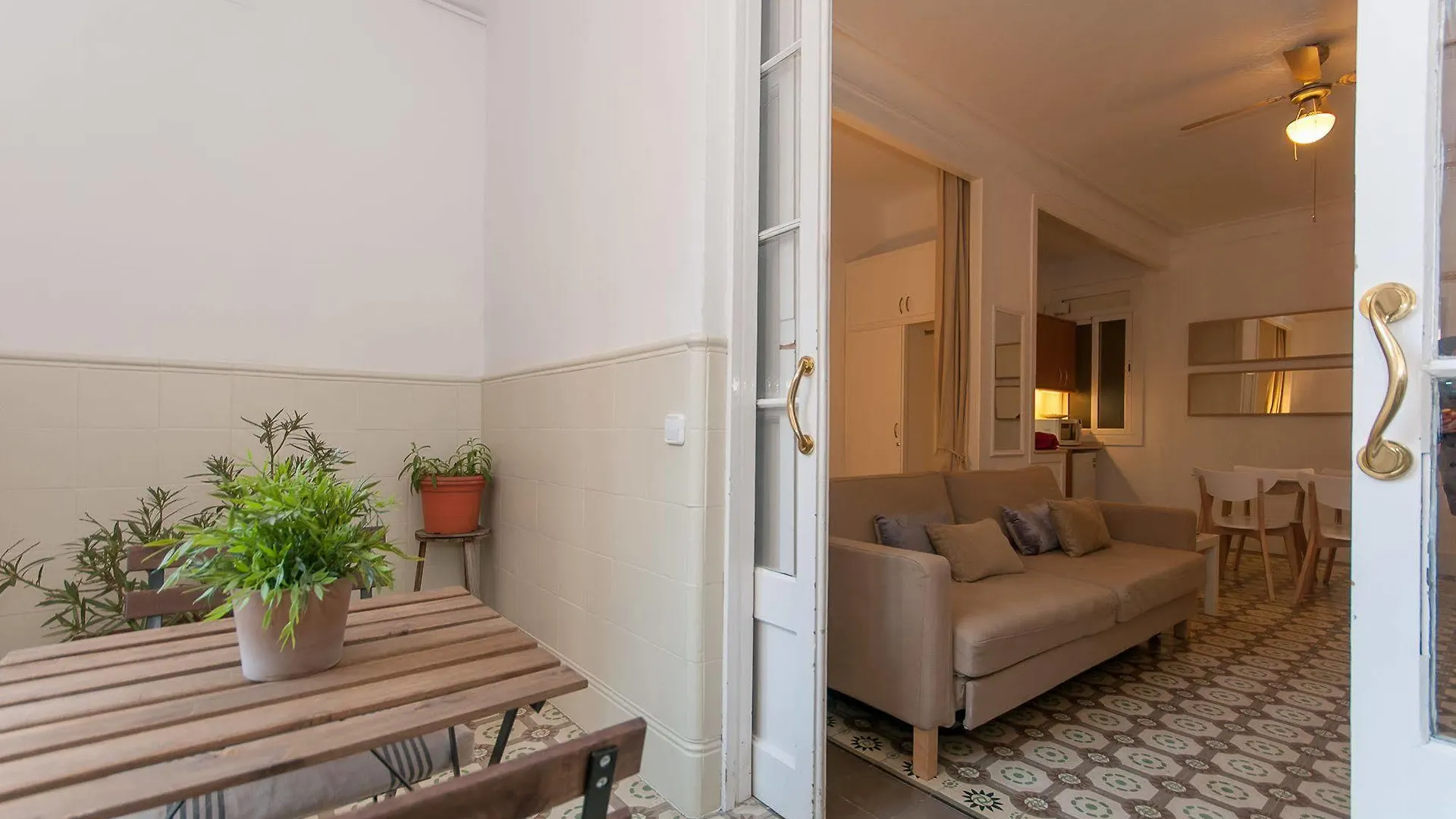 Trivao Sant Antoni Market Barcelona Apartment